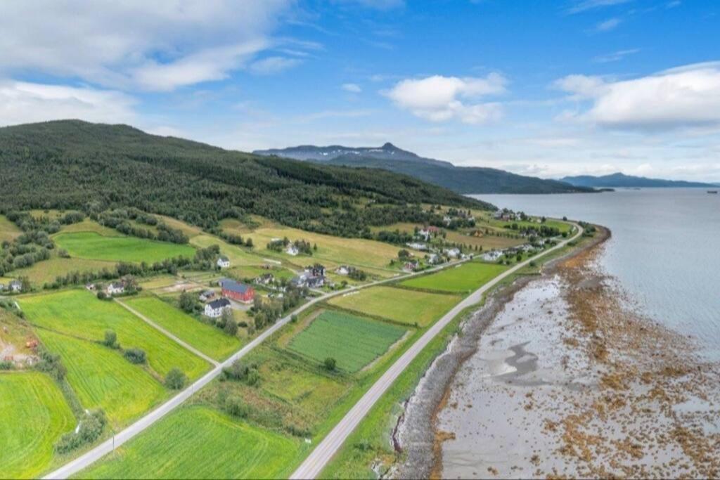 Privat Leilighet Pa Gard Med Badstue Og Nordlys นาร์วิก ภายนอก รูปภาพ